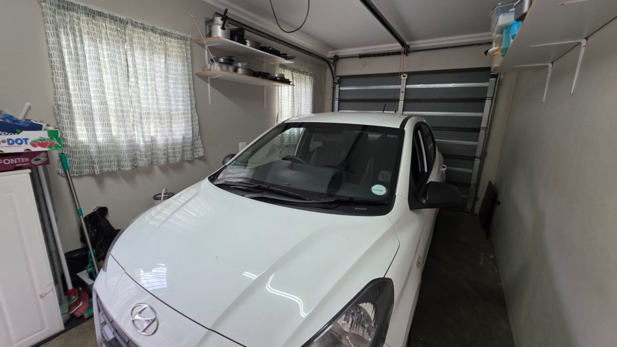 2 Bedroom Property for Sale in Heiderand Western Cape